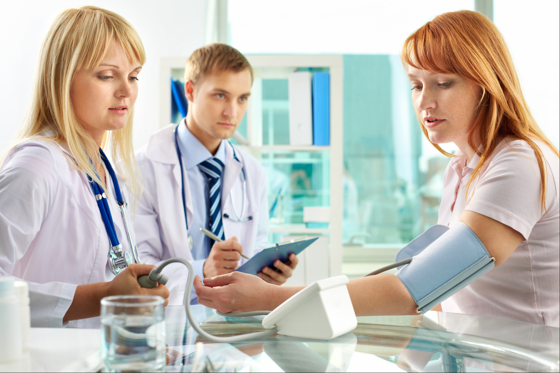 e por uma avaliação médica antes de ultraar a linha de largada.
