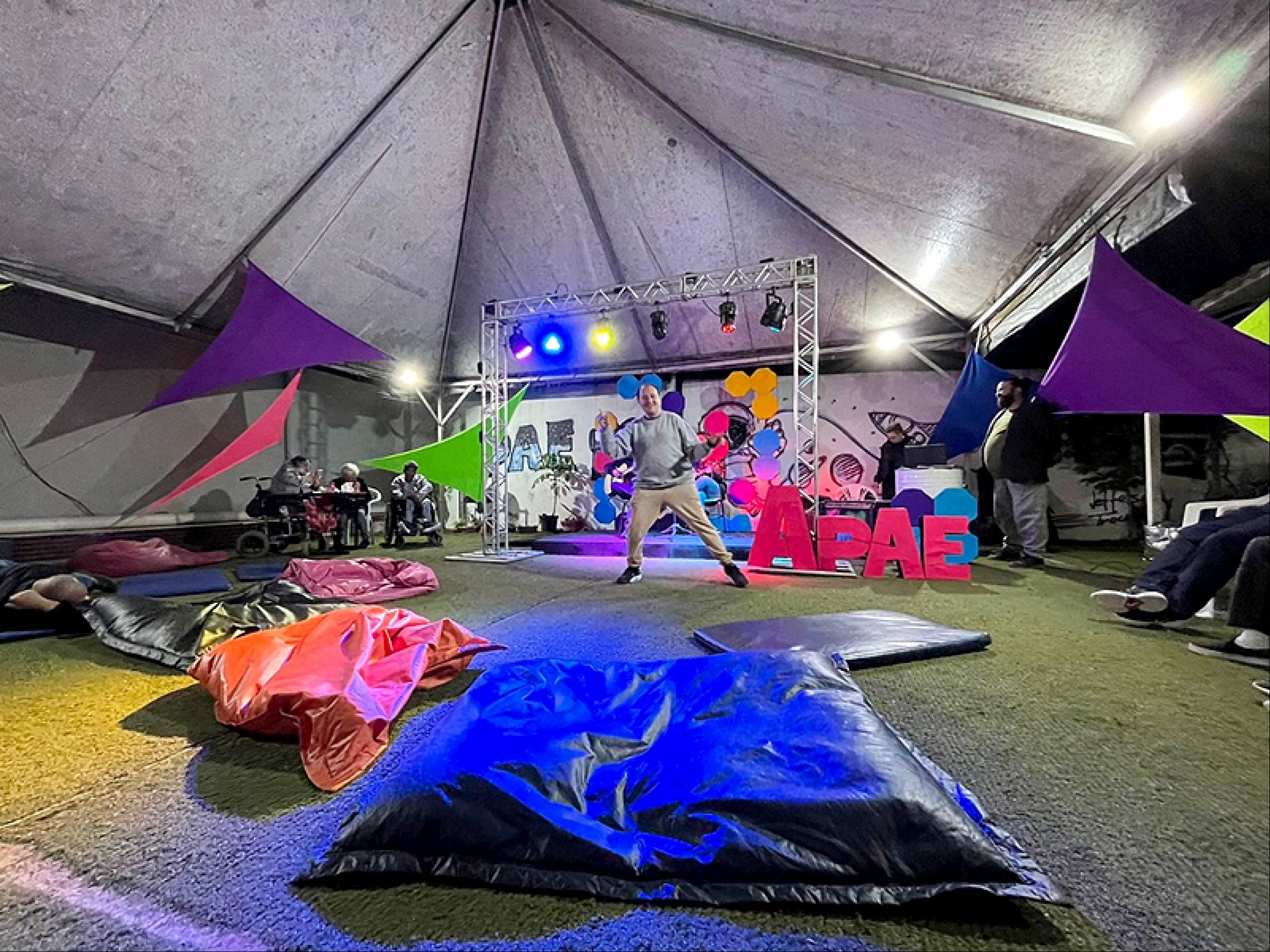 Destaque fica para os shows com integrantes da entidade
