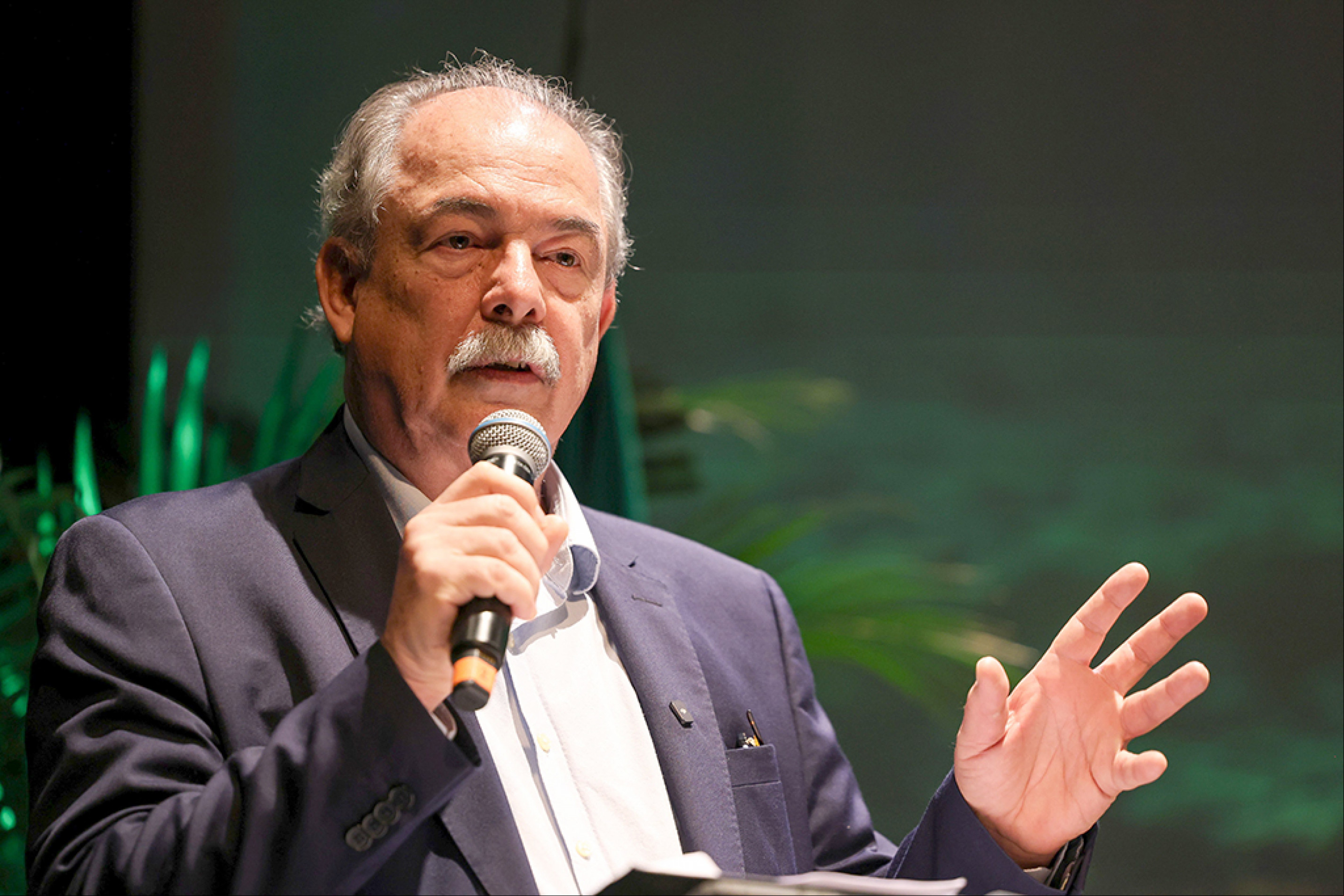 Mercadante reagiu às críticas sobre aumento de imposto